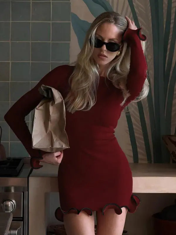 VERNA™ - Chic Knit Bodycon Dress with Long Sleeves and Wave Hem